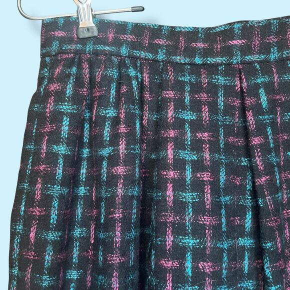 Vintage 80s Size Medium Black Wool Blend Tweed Skirt Fuchsia Blue Woven Pattern - Picture 3 of 9